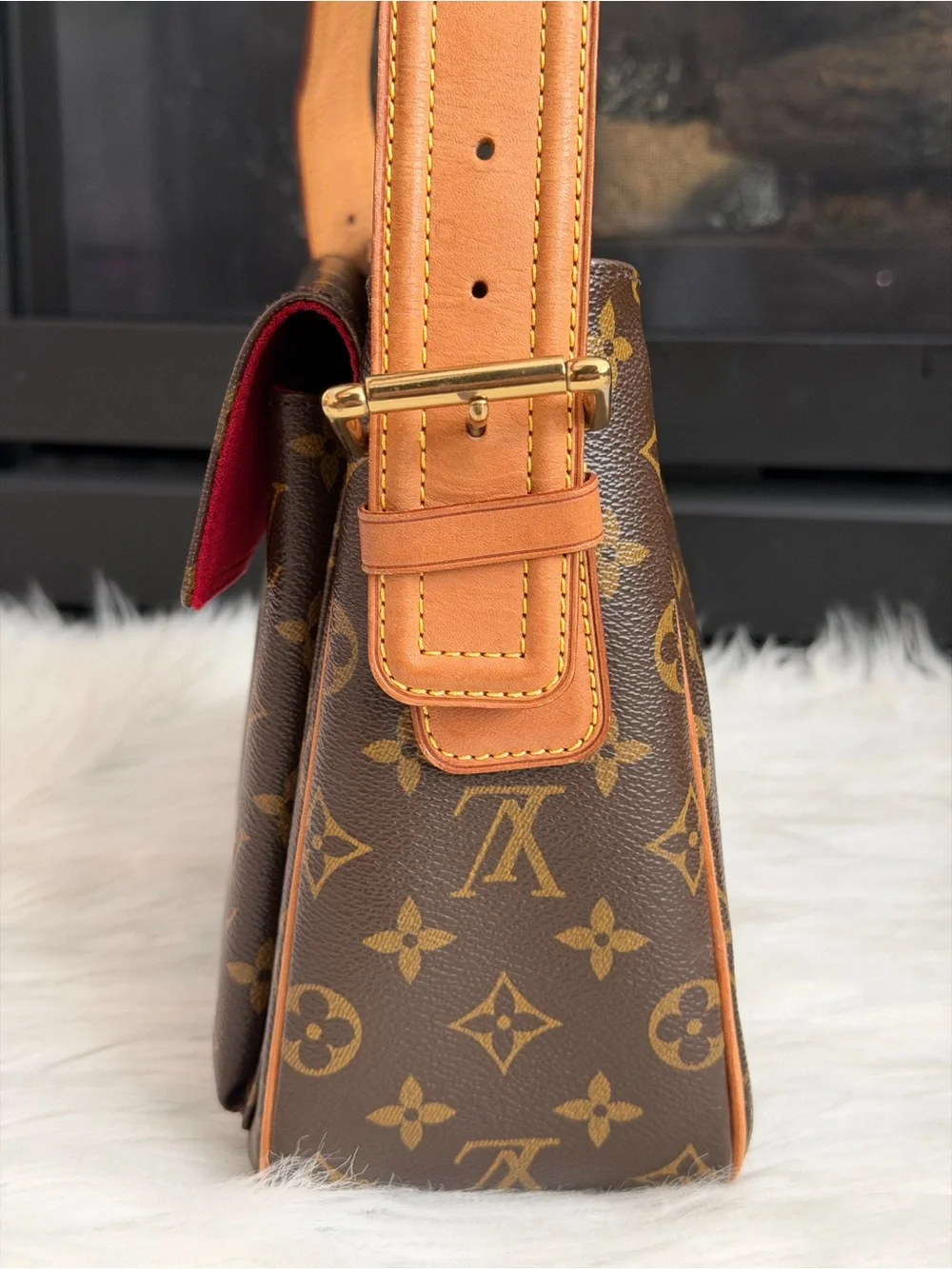 Louis Vuitton Viva cite GM Monogram Canvas Shoulder Bag .